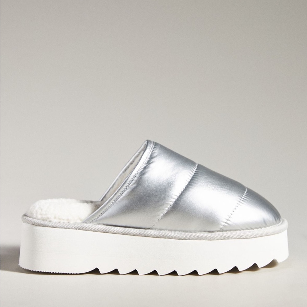 Puffy platform slippers